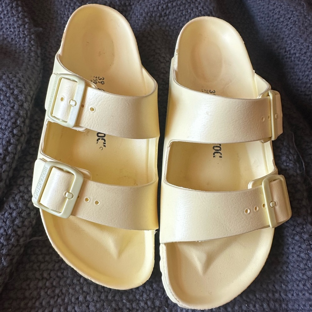 Lemon 🍋 yellow Birkenstock size 39